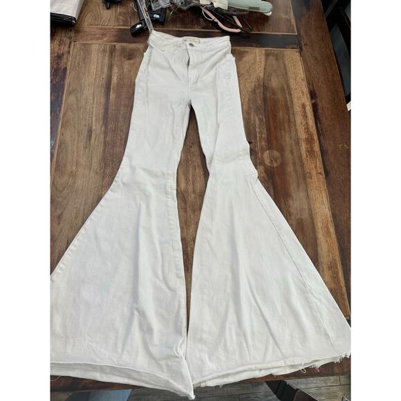 Free People Women's White Just Float On High Rise Flare Jeans Size 24R - Picture 7 of 11
